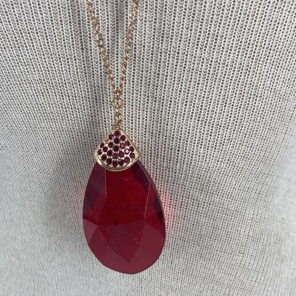 Red faux gemstone goldtone long necklace - Picture 2 of 6